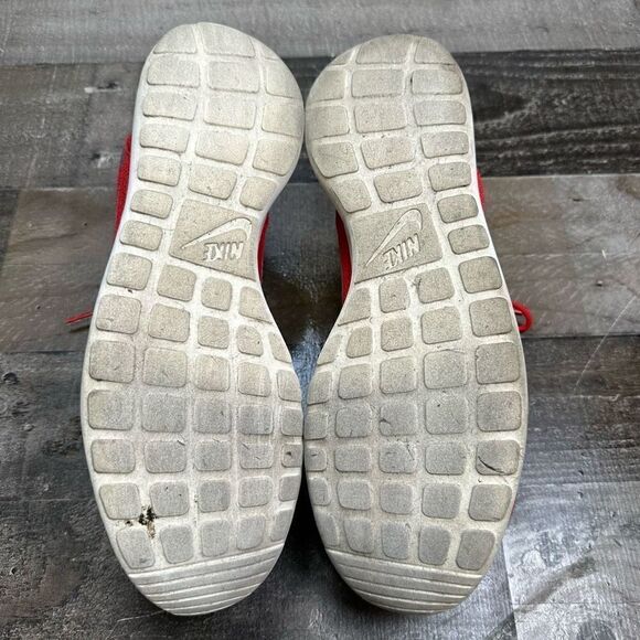 Nike Men’s Size 11.5 Roshe Run Low Running Shoes Red White Athletic Sneakers - Picture 8 of 9